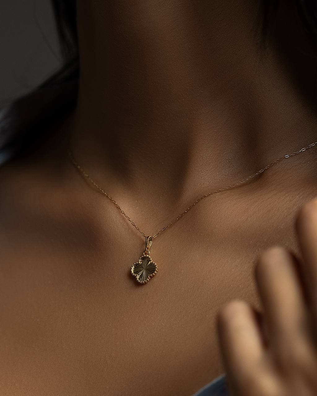 تصویر پلاک ونکلیف تراش1 - طلا و جواهر مارول لایف